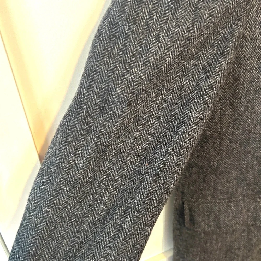 JoS. A. Bank Men's Grey‎ and Black Harris Tweed Wool Sport Coat in Size 42 L
